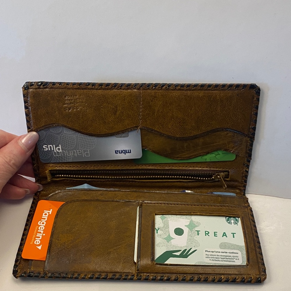 Hand-Tooled Brown Leather Wallet with Aztec Medallion Design - Picture 3 of 7